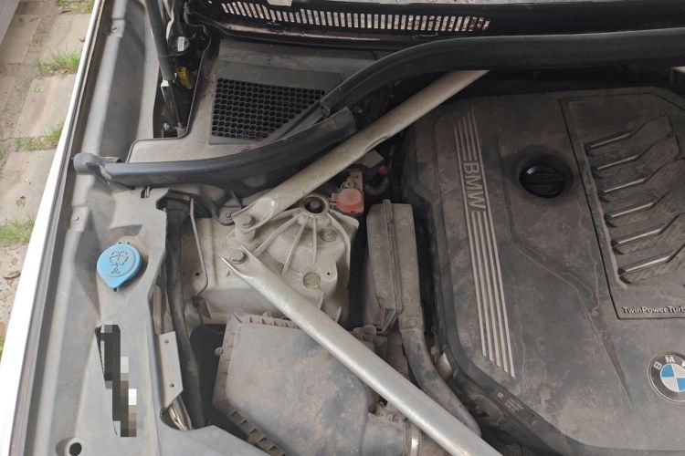 Used BMW X5 2020 xDrive40i M Sport Package Engine Bay Right