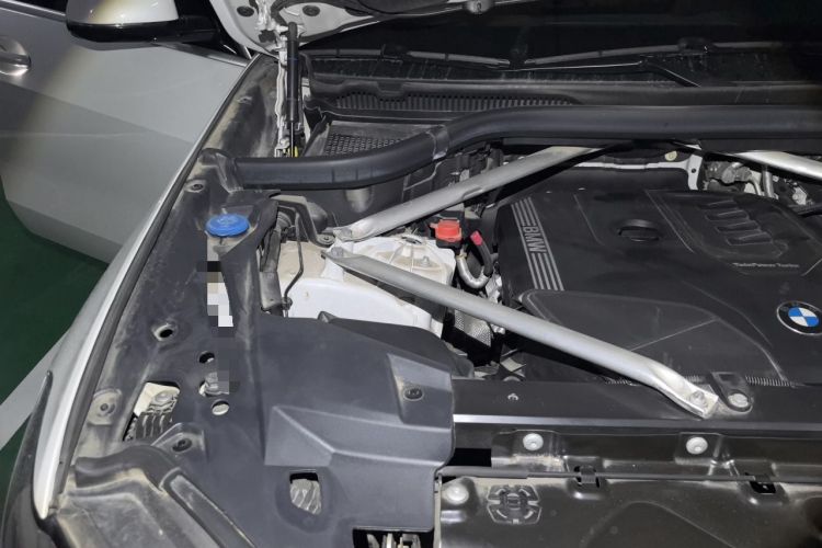 Used BMW X5 2020 xDrive30i M Sport Package Engine Bay Right