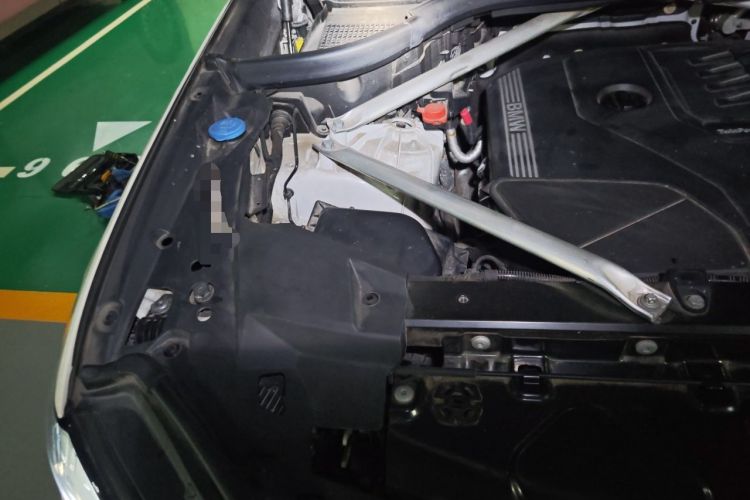 Used BMW X5 2020 xDrive30i M Sport Package Engine Bay Right