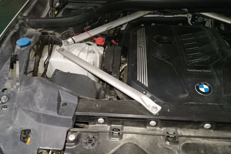 Used BMW X5 2020 xDrive40i M Sport Package Engine Bay Right