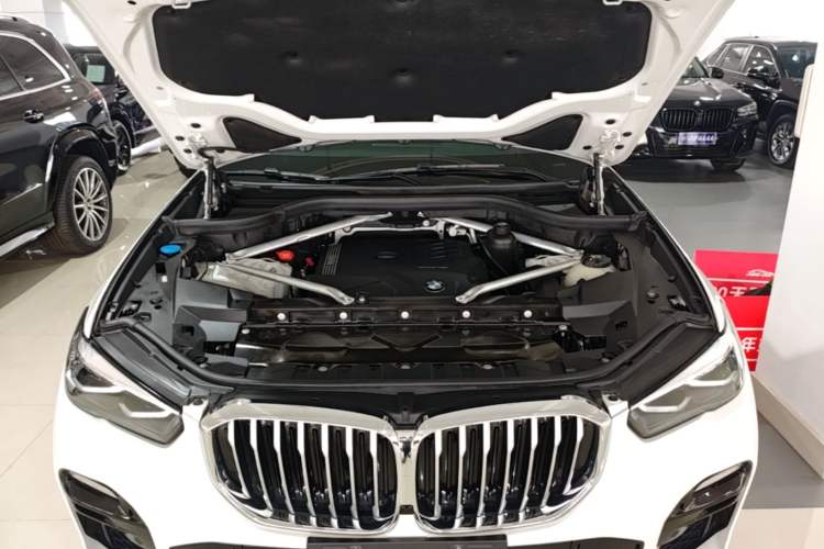 Used BMW X5 2020 xDrive30i M Sport Package Engine Bay