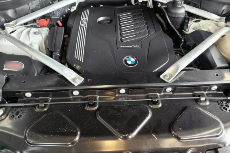 Used BMW X5 2020 xDrive40i M Sport Package Engine Bay