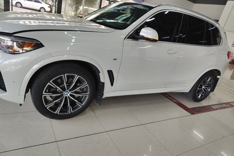 Used BMW X5 2020 xDrive30i M Sport Package Exterior 3