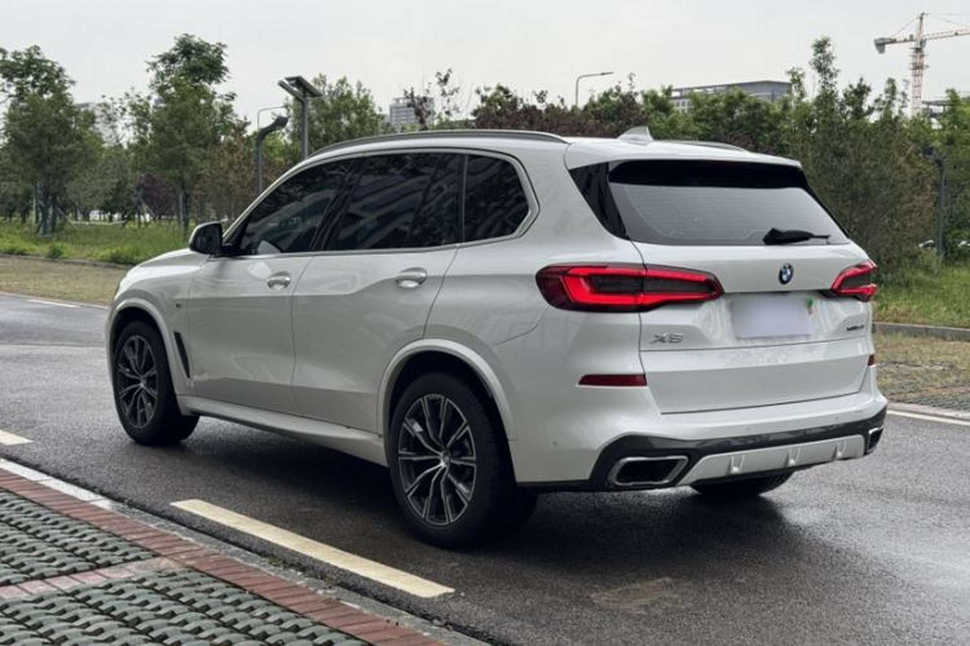 Used BMW X5 2020 xDrive30i M Sport Package Exterior 5