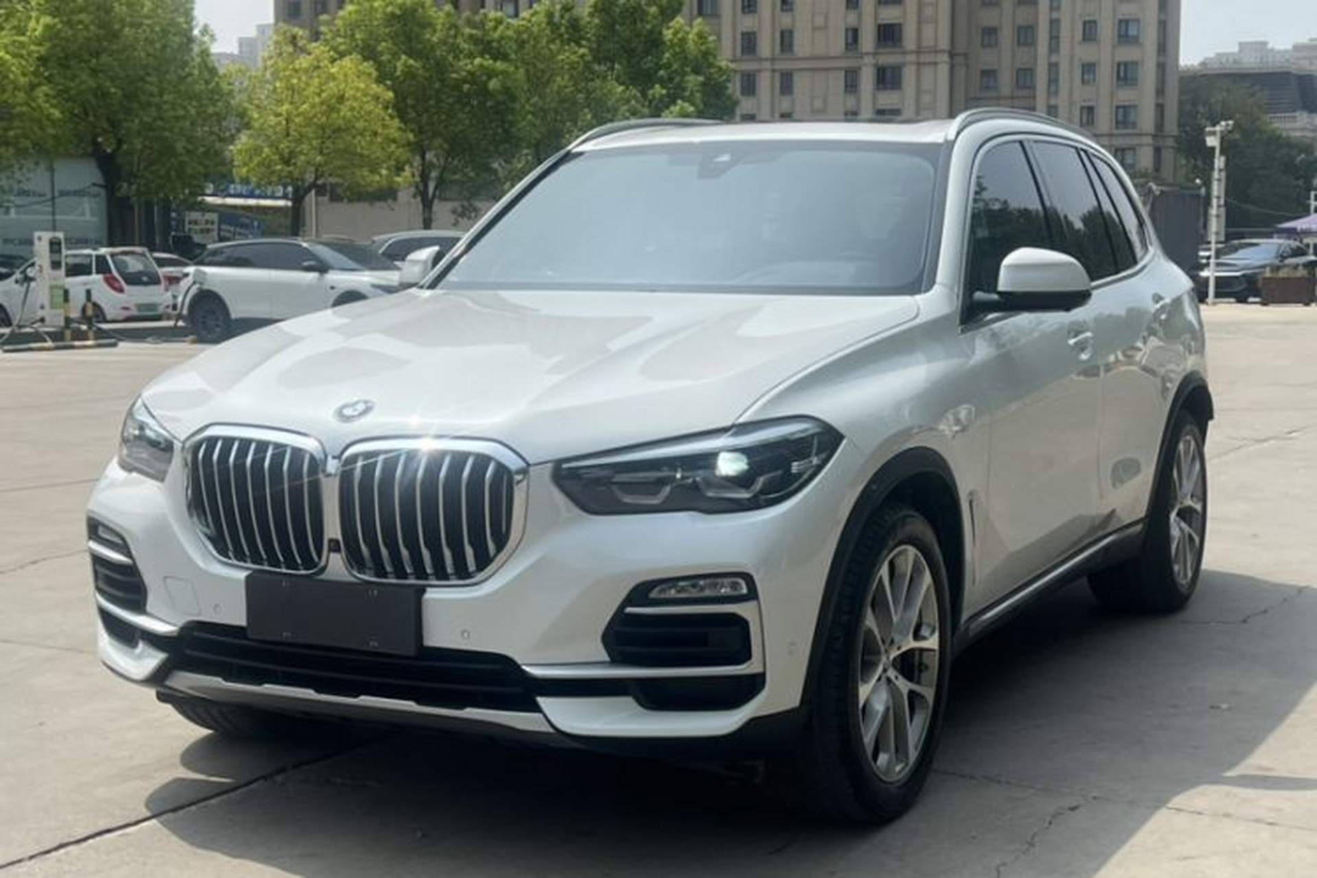 Used BMW X5 2020 xDrive30i X Design Package Front Left 45 Deg