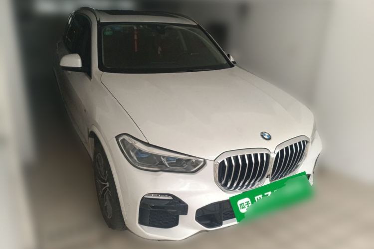 Used BMW X5 2020 xDrive40i M Sport Package Front Right 45 Deg