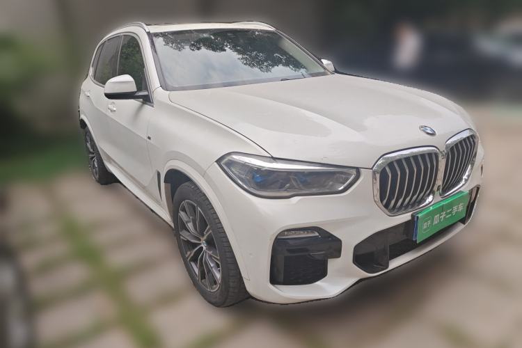 Used BMW X5 2020 xDrive40i M Sport Package Front Right 45 Deg