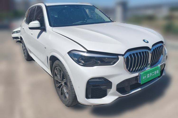 Used BMW X5 2020 xDrive30i M Sport Package Front Right 45 Deg