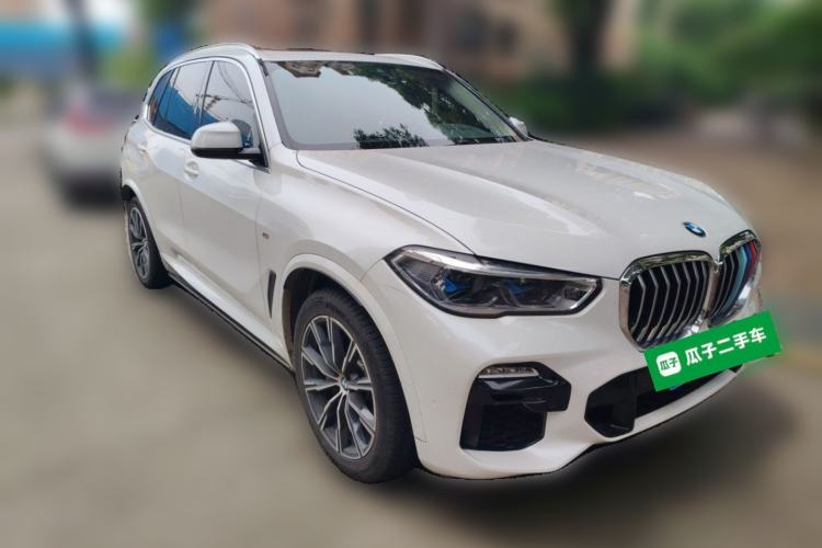 Used BMW X5 2020 xDrive40i M Sport Package Front Right 45 Deg