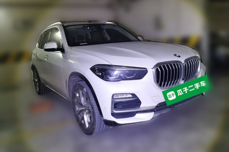 Used BMW X5 2020 xDrive30i X Design Package Front Right 45 Deg
