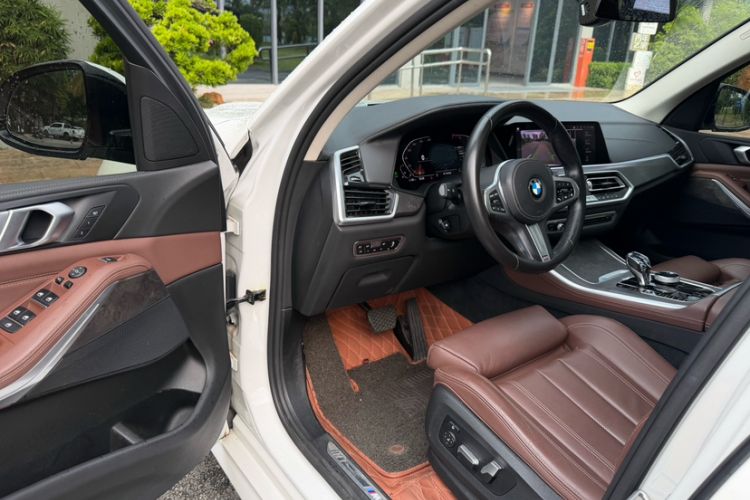 Used BMW X5 2020 xDrive30i M Sport Package Interior 10