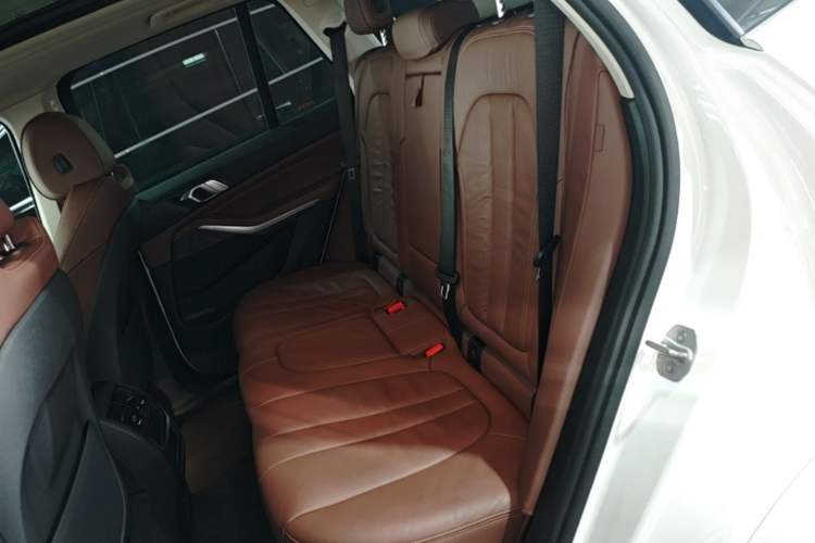 Used BMW X5 2020 xDrive30i M Sport Package Left Rear Seat
