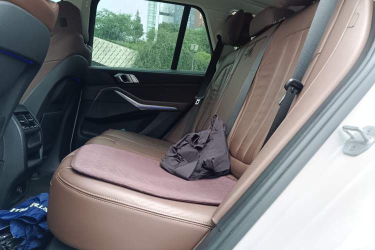 Used BMW X5 2020 xDrive40i M Sport Package Left Rear Seat