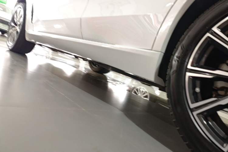 Used BMW X5 2020 xDrive30i M Sport Package Left Side Sill