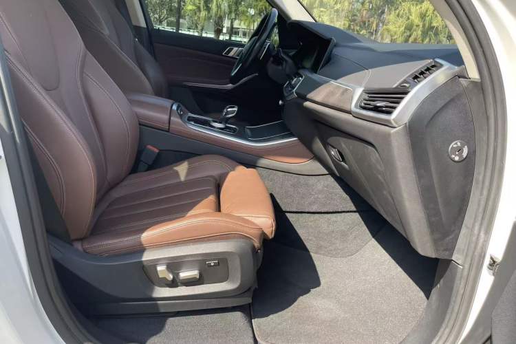 Used BMW X5 2020 xDrive30i X Design Package Right Front Seat