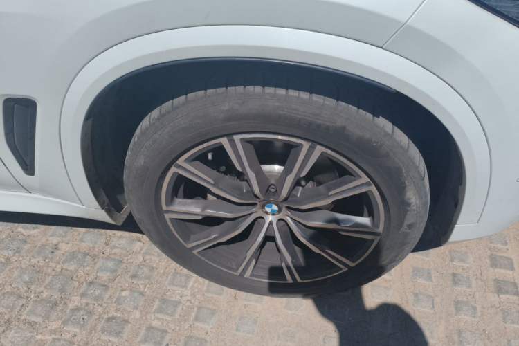 Used BMW X5 2020 xDrive30i M Sport Package Right Front Wheel Hub