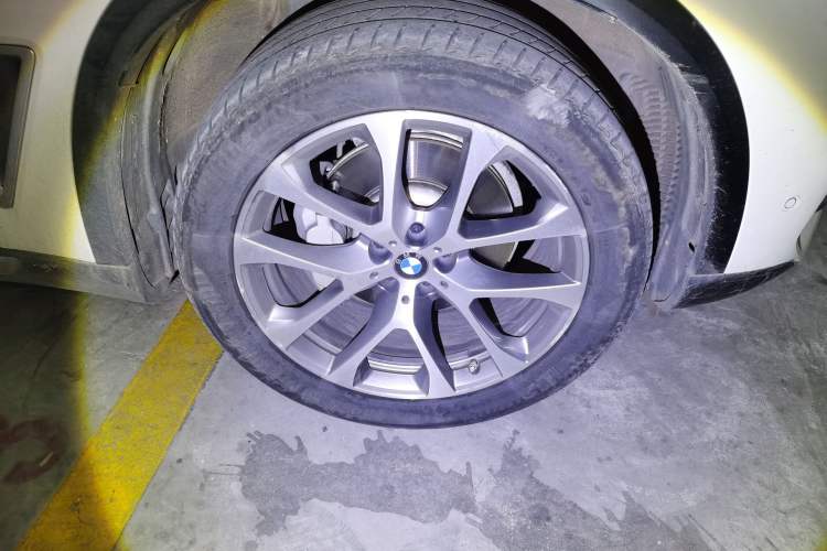 Used BMW X5 2020 xDrive30i X Design Package Right Front Wheel Hub