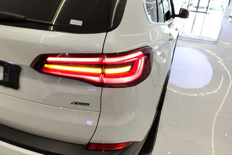 Used BMW X5 2020 xDrive30i X Design Package Right Rear Taillight