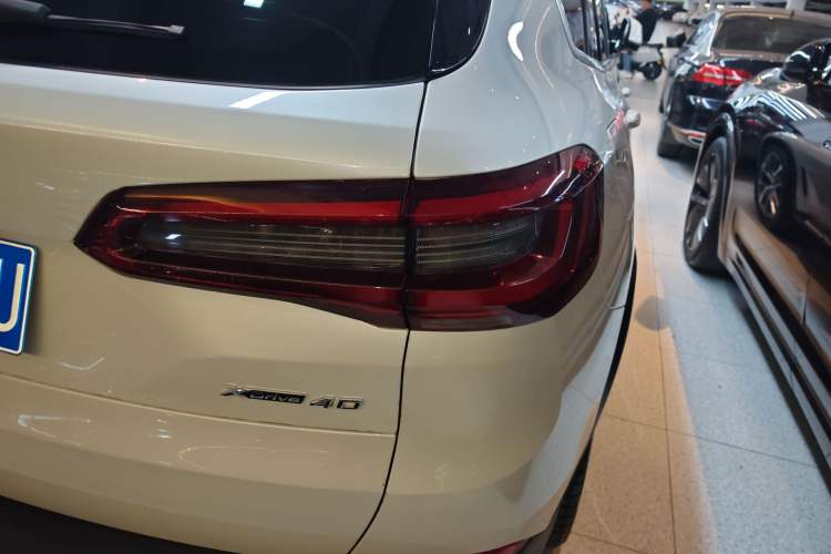 Used BMW X5 2020 xDrive40i XLine U.S. specification Right Rear Taillight
