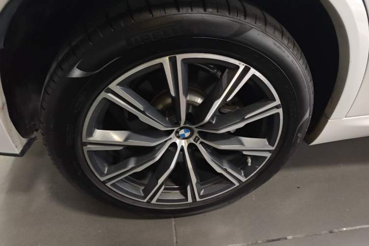 Used BMW X5 2020 xDrive30i M Sport Package Right Rear Wheel Hub