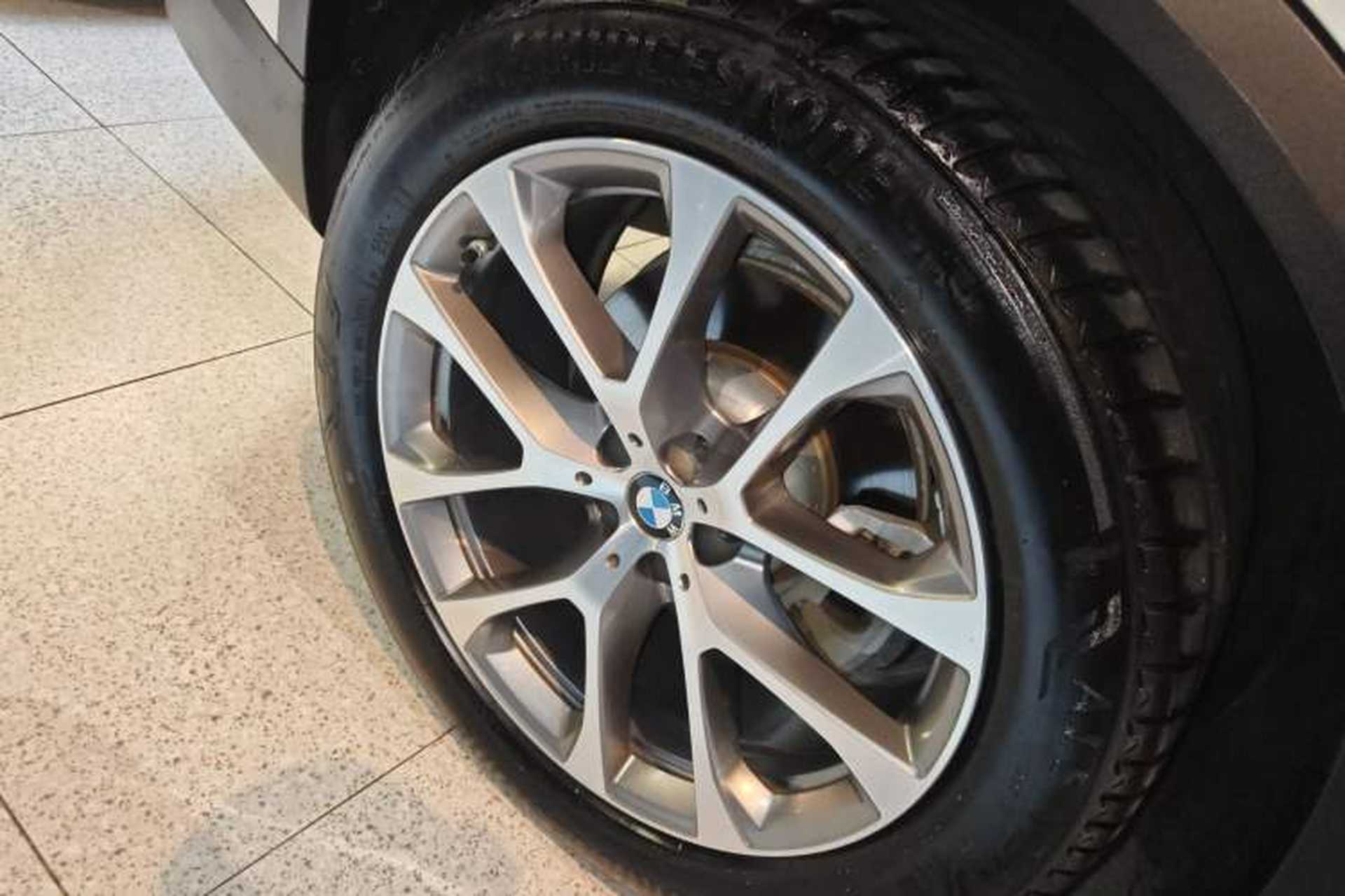 Used BMW X5 2020 xDrive40i XLine U.S. specification Right Rear Wheel Hub