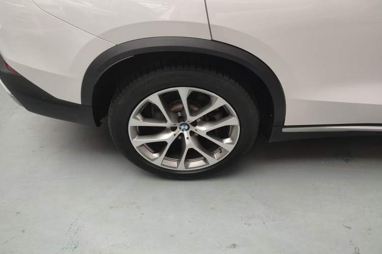 Used BMW X5 2020 xDrive30i X Design Package Right Rear Wheel Hub