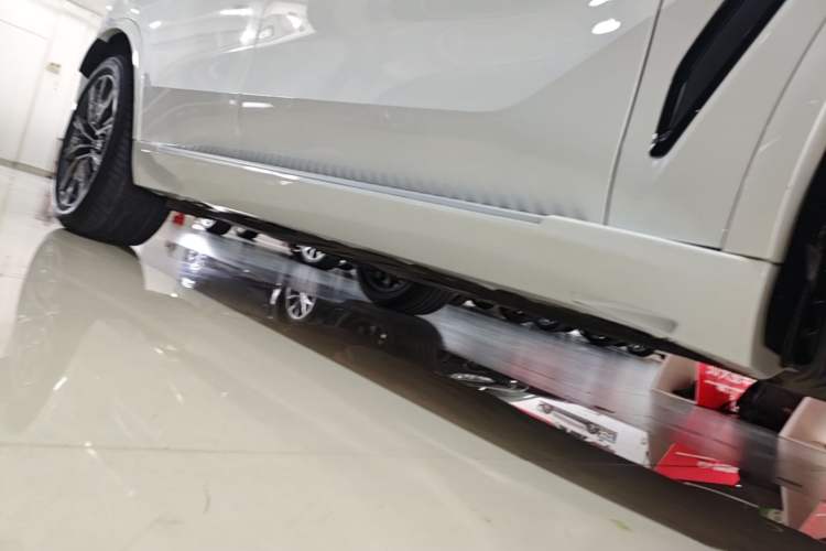 Used BMW X5 2020 xDrive30i M Sport Package Right Side Sill