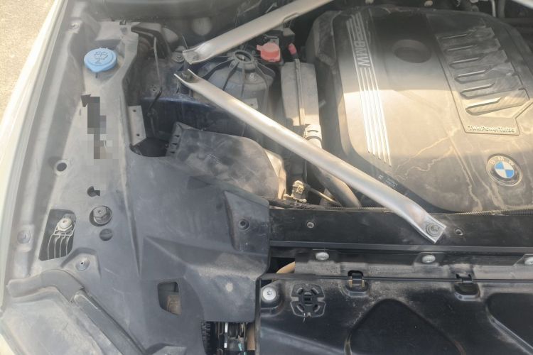 Used BMW X5 2020 xDrive40i M Sport Package Engine Bay Right