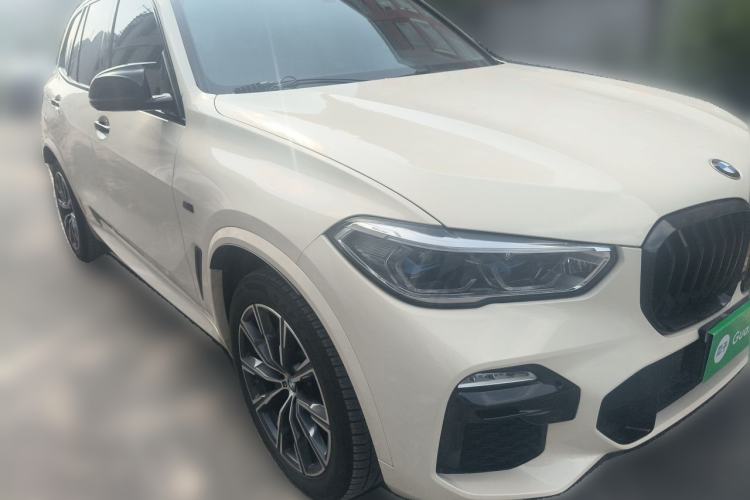 Used BMW X5 2020 xDrive40i M Sport Package Front Right 45 Deg