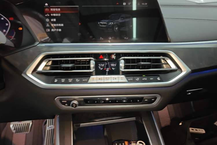 Used BMW X5 2021 Restyled xDrive40i Luxury Version M Sport Package Audio And AC Panel