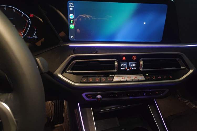 Used BMW X5  Audio And AC Panel