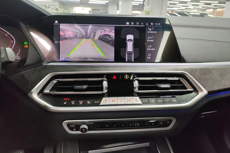 Used BMW X5 2021 Restyled xDrive30i X Design Package Audio And AC Panel