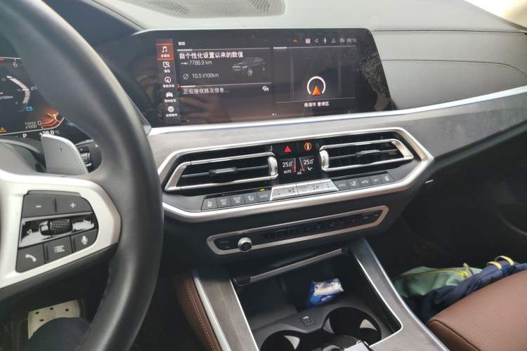 Used BMW X5 2021 xDrive40i Luxury Model with M Sport Package Audio And AC Panel