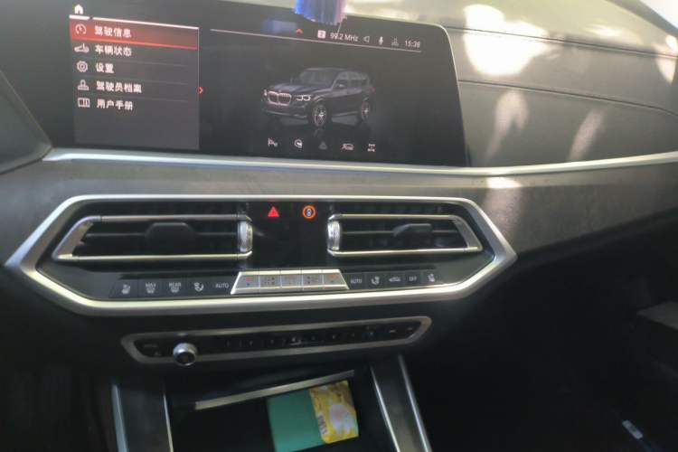 Used BMW X5 2021 Restyled xDrive40i Luxury Version M Sport Package Audio And AC Panel
