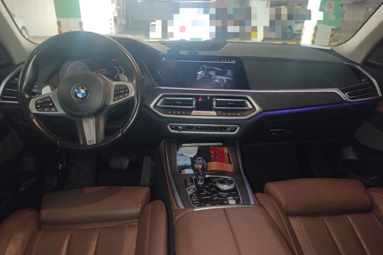 Used BMW X5 2021 xDrive40i Luxury Model with M Sport Package Center Console