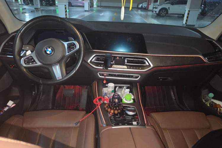 Used BMW X5 2021 xDrive40i Luxury Model with M Sport Package Center Console