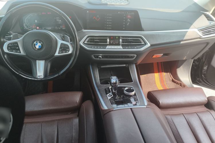 Used BMW X5 2021 xDrive40i Luxury Model with M Sport Package Center Console