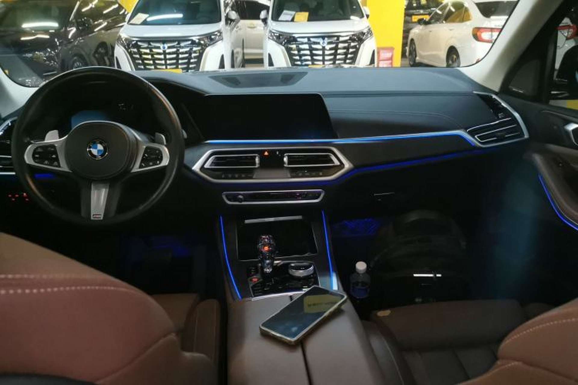 Used BMW X5 2021 xDrive40i Luxury Model with M Sport Package Center Console