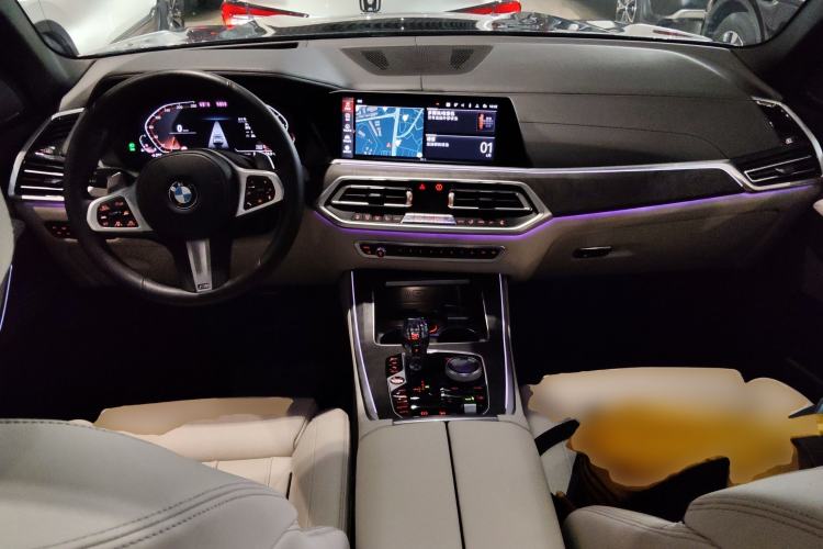 Used BMW X5 2021 xDrive40i Luxury Model with M Sport Package Center Console