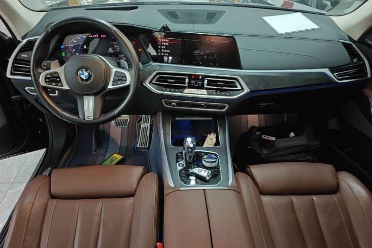 Used BMW X5 2021 Restyled xDrive40i Luxury Version M Sport Package Center Console