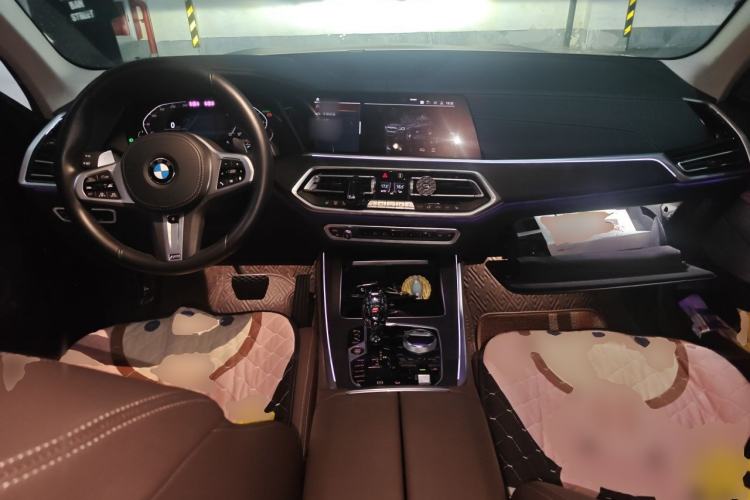Used BMW X5 2021 xDrive40i Luxury Model with M Sport Package Center Console