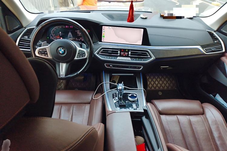 Used BMW X5 2021 xDrive40i Luxury Model with M Sport Package Center Console