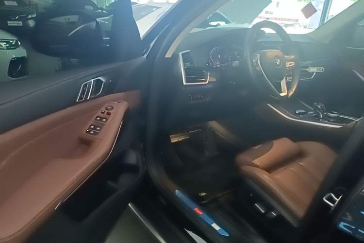 Used BMW X5 2021 xDrive30i X Design Package Driver Seat