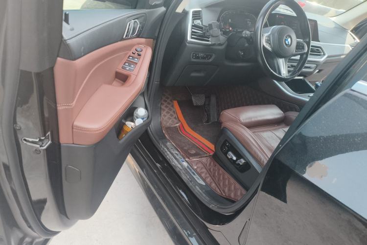 Used BMW X5 2021 xDrive40i Luxury Model with M Sport Package Driver Seat