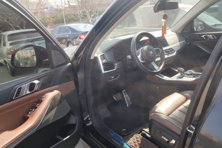Used BMW X5 2021 xDrive40i M Sport Package Driver Seat