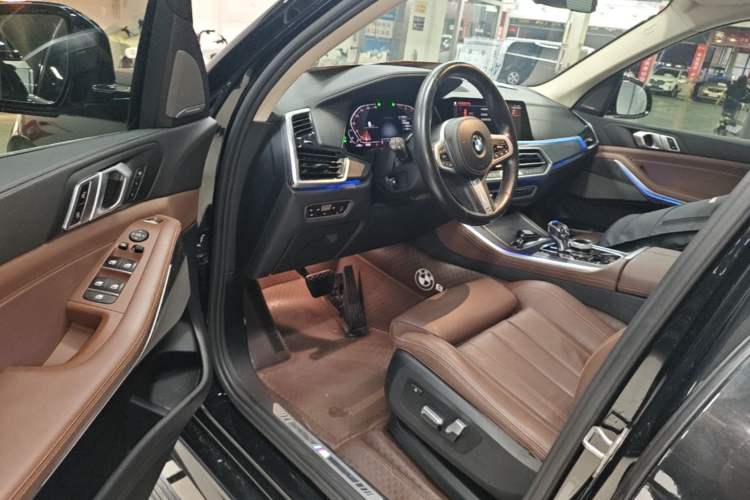 Used BMW X5 2021 Restyled xDrive40i M Sport Package Driver Seat