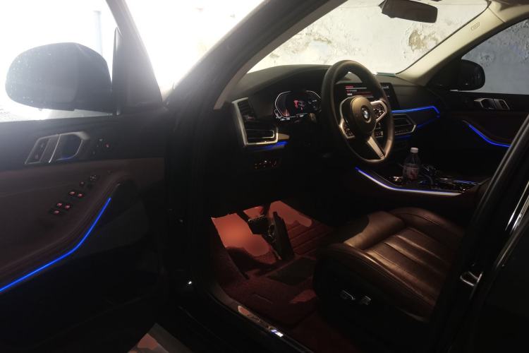 Used BMW X5 2021 xDrive40i Luxury Model with M Sport Package Driver Seat