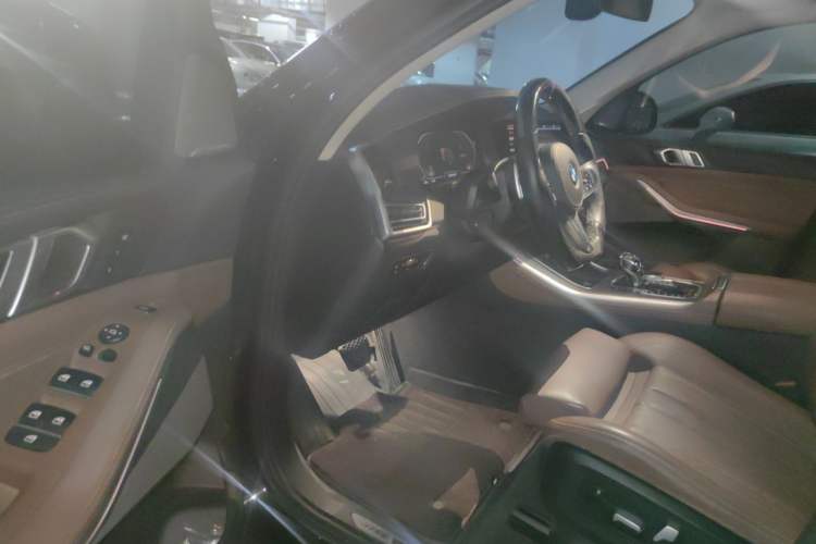 Used BMW X5 2021 Restyled xDrive40i M Sport Package Driver Seat