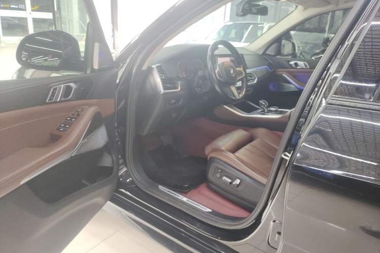 Used BMW X5 2021 Restyled xDrive40i M Sport Package Driver Seat