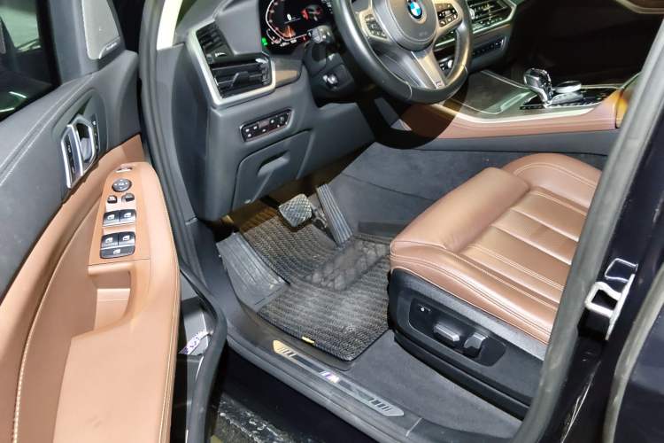 Used BMW X5 2021 Restyled xDrive40i M Sport Package Driver Seat